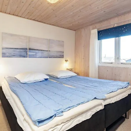 V Holiday home *