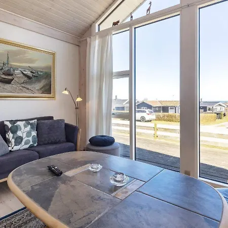 Holiday home V *